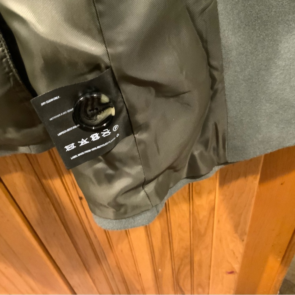 Bernardo Double-Breasted Gray Pea Coat - Picture 6 of 7